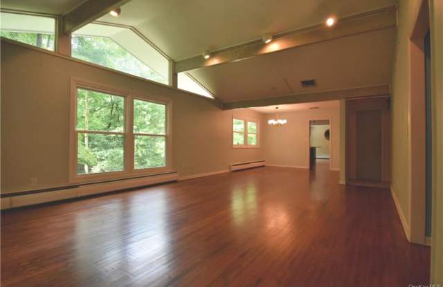 4 Grey Beech Lane - 4 Grey Beech Lane, Pomona, NY 10970