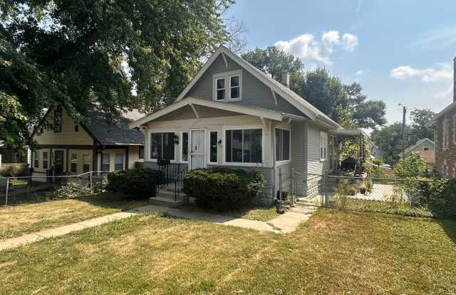 2 Bedroom Home For Rent in Omaha photos photos