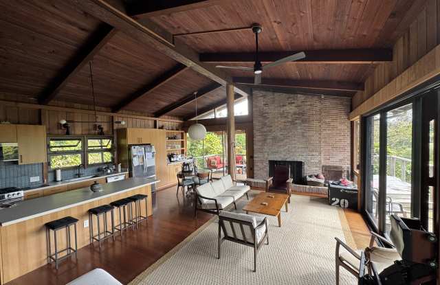 4073 Round Top Dr photos photos