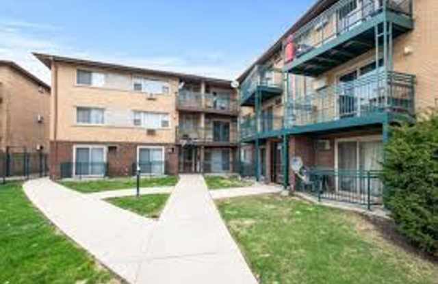 3830-3832 W 63rd (West Lawn) Gallery 3