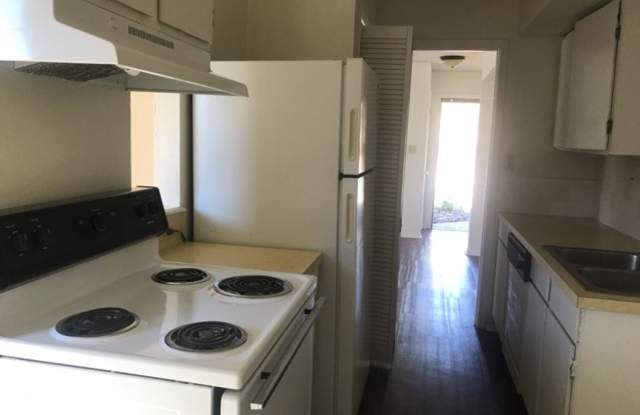 College Station - 2 bedrooms / 1.5 Bath - Fourplex for rent. Great location for students!! Gallery 4