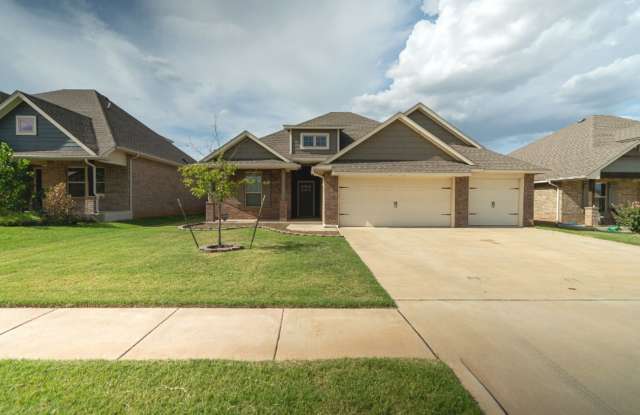 Gorgeous 4 Bed 2 bath Home in Moore! photos photos