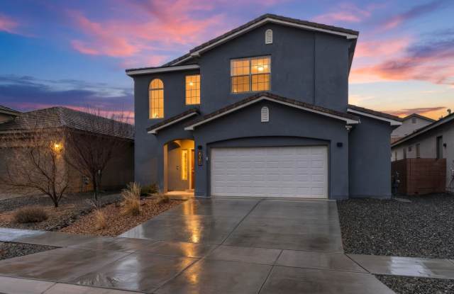 Beautiful 4 bedroom 3 bath home Gallery 1