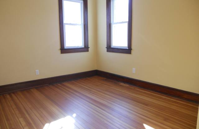 884 Castleton Avenue Gallery 4