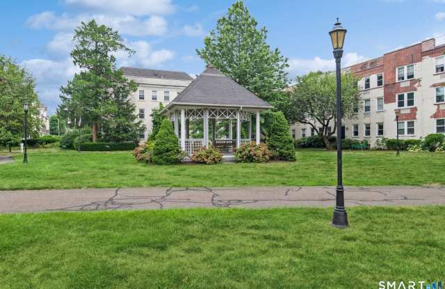 140 Woodside Green photos photos