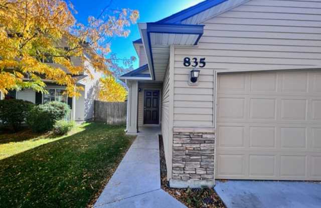 835 N. Gray Cloud Gallery 2