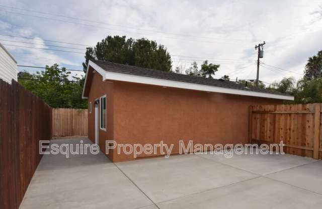 1323 CALLE DURAZNO photos photos