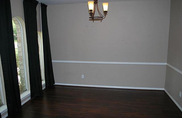 2310 Elmgate Drive Gallery 3