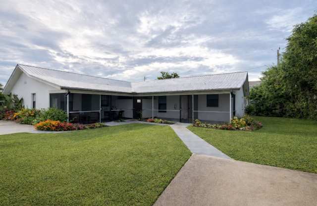 11450-4 Char Ann Dr. photos photos 11450-4 Char Ann Dr. photos photos