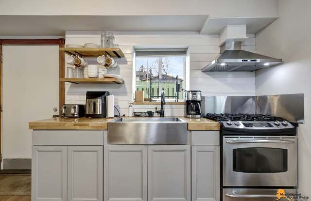 Fully Furnished 3BR Home | Utilities Included | Prime Downtown Location photos photos