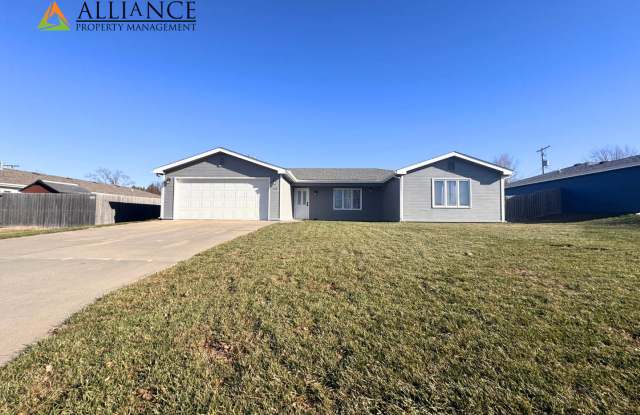 3 bed/ 2 bath Ranch Nestled In Bedroom Community - 509 Bronco Way, Ogden, KS 66517