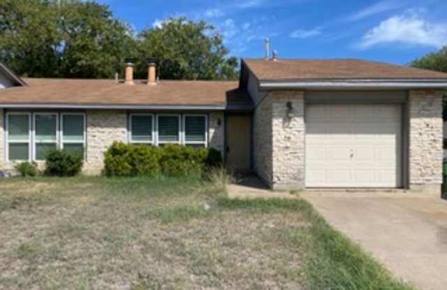 *NICE REMODELED 2 BEDROOM/2 BATH DUPLEX WITH OPEN FLOOR PLAN IN ROUND ROCK Gallery 1