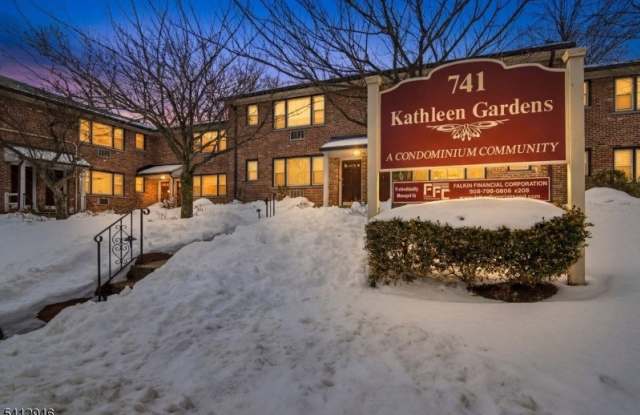 741 Bloomfield Ave photos photos