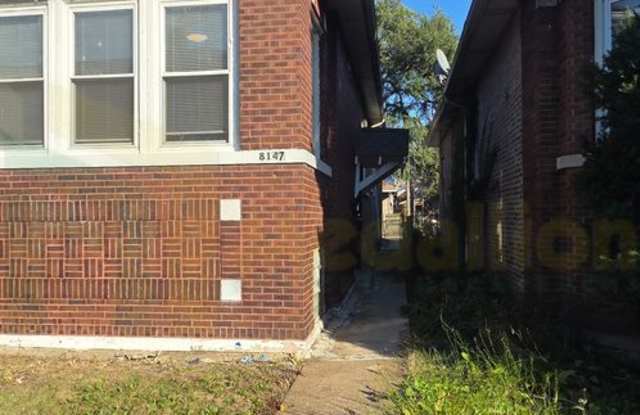 5-Bedroom, 2-Bath Brick Bungalow with Hardwood Floors and Finished Basement Gallery 4