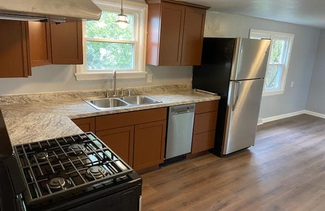 7608 Livingston Ave - 7608 Livingston Avenue, Wauwatosa, WI 53213