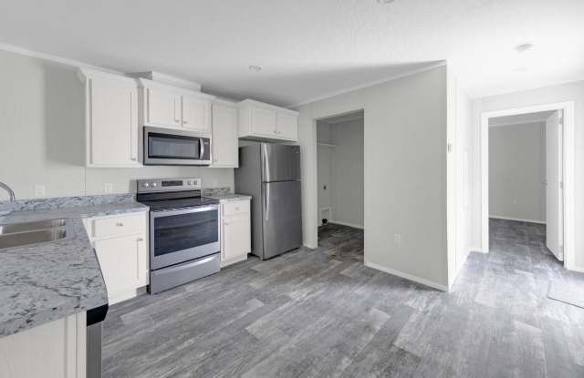 3- BEDROOM 2-BATH-LUXURY MOBILE HOME - 781 Navy Street, Wright, FL 32547