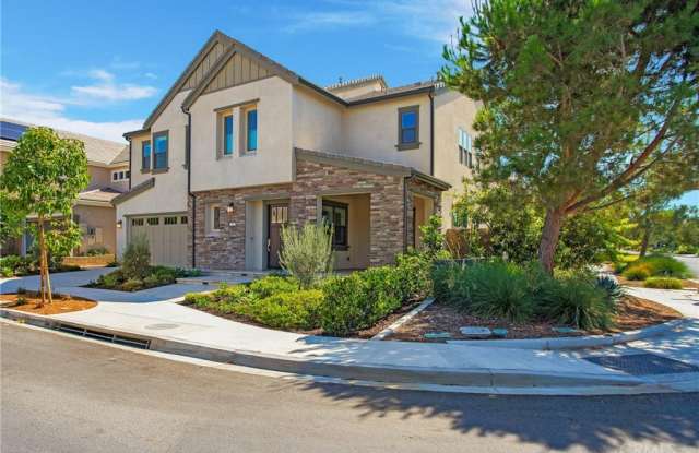 122 Pixel - 122 Pixel, Irvine, CA 92618