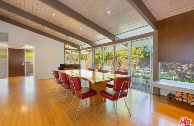 8636 ALLENWOOD Road Gallery 2