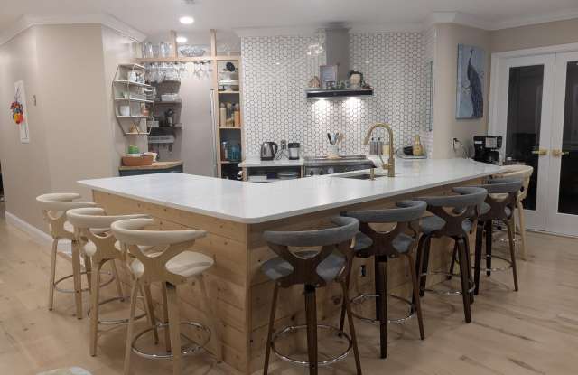 100 HARBORVIEW Drive unit: 211 photos photos