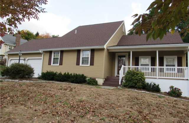 27 Farm Hill Road Gallery 2