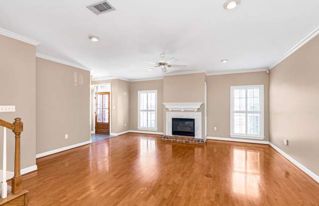 3 Bedroom Townhome | Gated Community| Community Pool photos photos