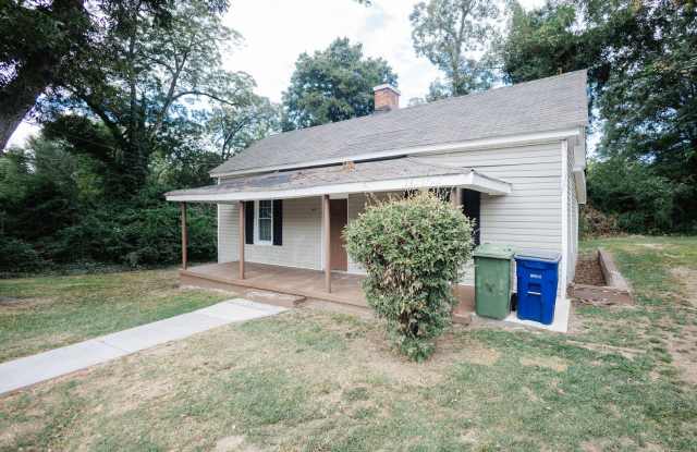 FOR RENT: 723 W Broad St | 2 BR • 1 BA | $875.00/Month Gallery 4