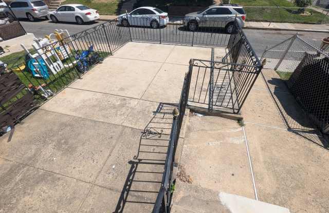 Large Home - Holmesburg photos photos
