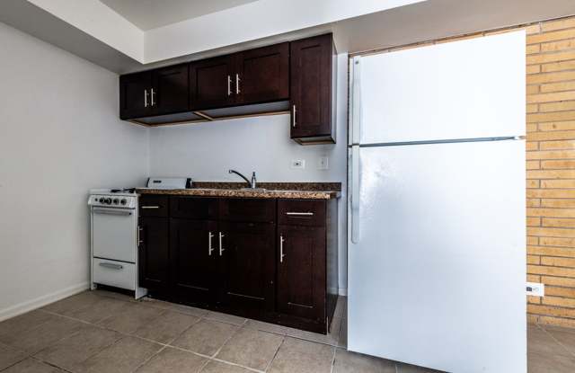 8515 S Green Gallery 3