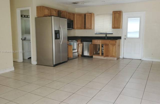 1811 SW 63rd Ter - 1811 Southwest 63rd Terrace, North Lauderdale, FL 33068