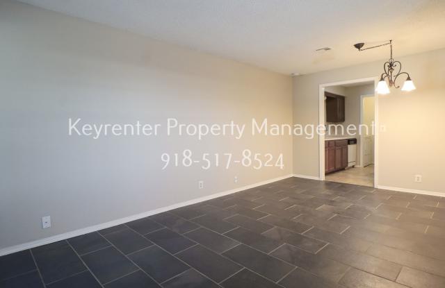Charming 1 Bed/ 1 Bath Condo in South Tulsa! Gallery 4