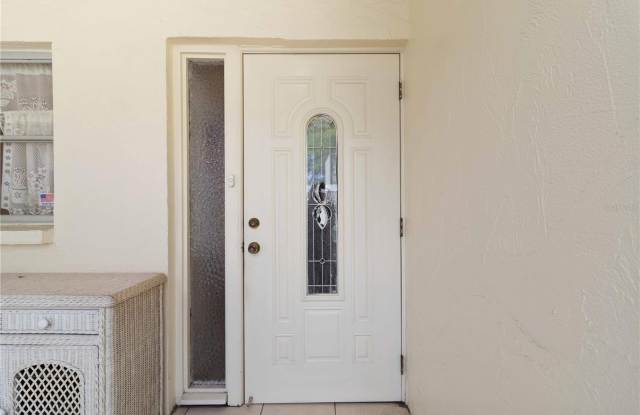 6215 GREEN VIEW Circle Gallery 4