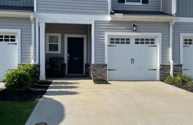 3 Bedroom 2.5 Bath Townhome in Greer !! - 407 Windsinger Lane, Greer, SC 29650