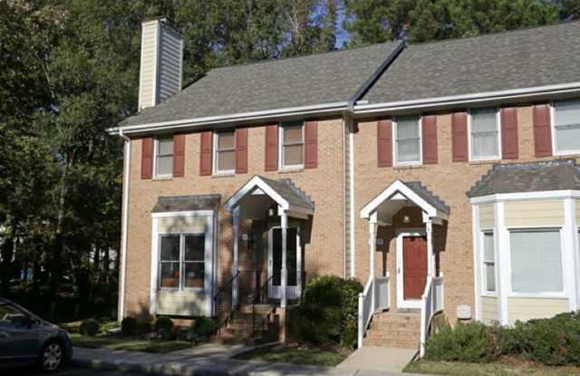 End Unit 3 Bedroom Townhome in Popular Woodcroft - 4117 Settlement Drive, Durham, NC 27713