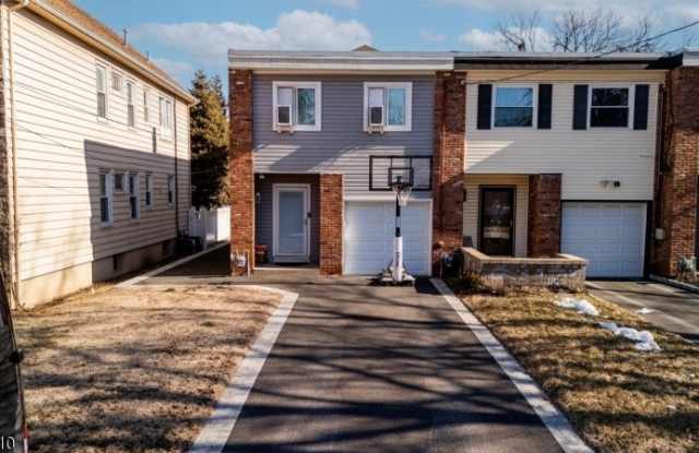 16 Onyx Ct - 16 Onyx Court, Passaic, NJ 07055