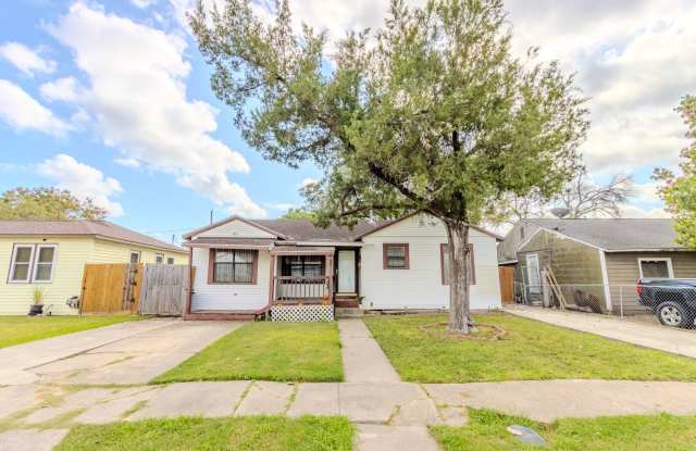 Beautiful 3-Bedroom, 2-Bath Rental Home Available Now! photos photos