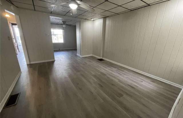 917 Center Street Gallery 3