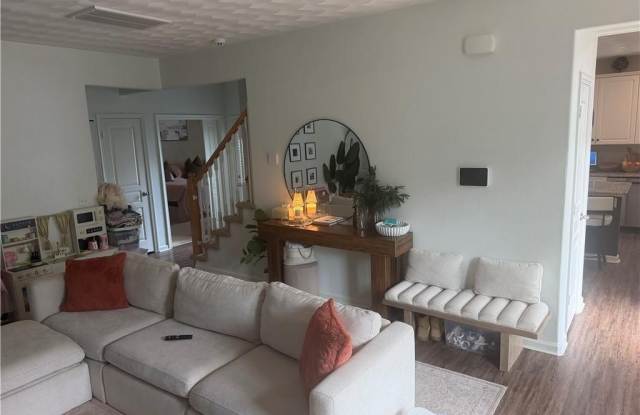2176 Humphreys Drive Gallery 2