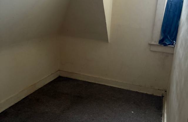 SPACIOUS 4 BEDROOM HOME READY TO WELCOME YOU Gallery 4