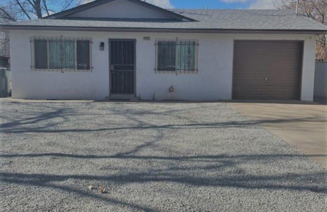 221 Saavedra Road Southwest - 221 Saavedra Road Southwest, South Valley, NM 87105