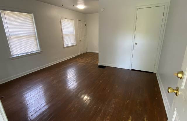 623 N Tibbs Avenue Gallery 2