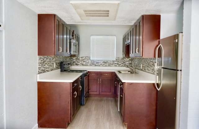 2014 West Berridge Lane - 10 Gallery 2