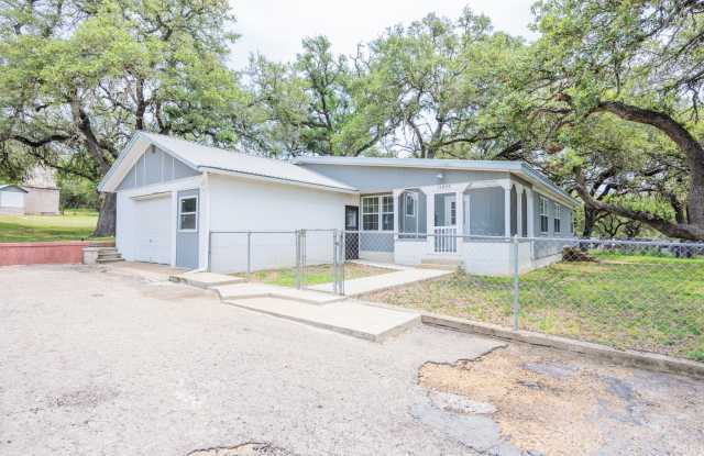 11020 U.S. 281 - 11020 U.S. 281, Canyon Lake, TX 78070