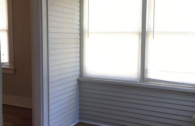 BIG 4 bedroom,  2 Bath Close to UNC Gallery 4
