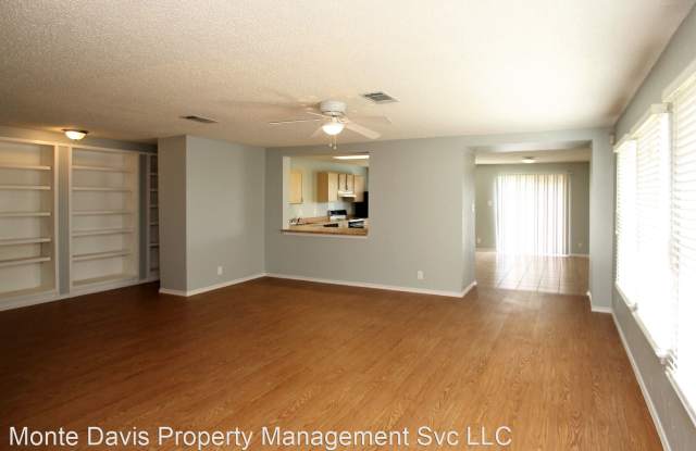 1312 Lakeside Loop Gallery 4