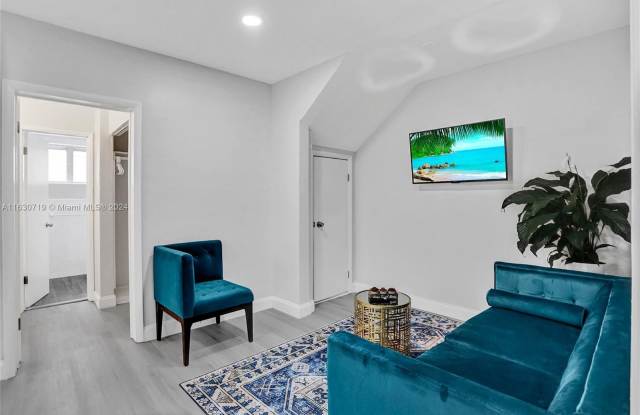 10002 E Bay Harbor Dr - 10002 East Bay Harbor Drive, Bay Harbor Islands, FL 33154