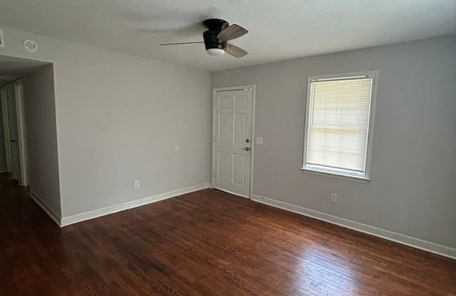 Spacious 3-Bedroom Home with Expansive Backyard Gallery 4