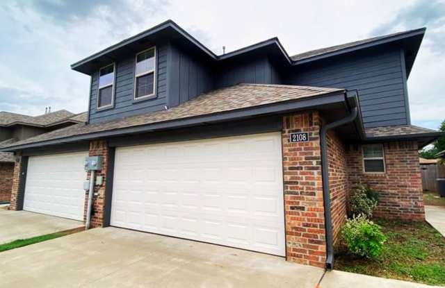 Charming 3-Bed Home w/ 2-Car Garage – Pet-Friendly photos photos