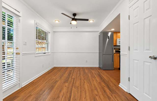 Decatur End-Unit Townhome Minutes from Emory & CDC Gallery 4