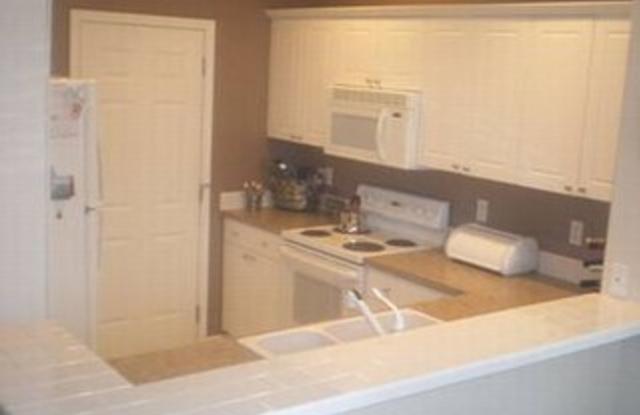 Beautiful 3-Bedroom Home in Desirable Garden Home Neighborhood! Gallery 4