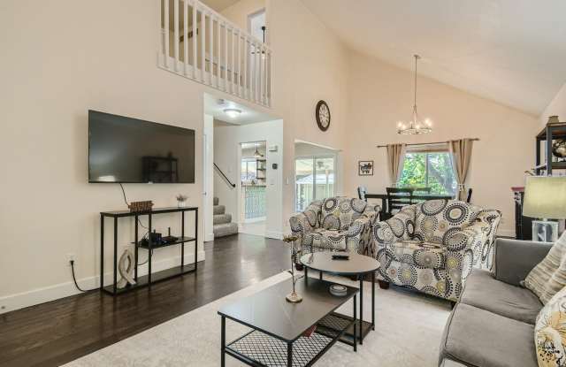 Spacious 3 Bedroom w/ Dedicated Office photos photos